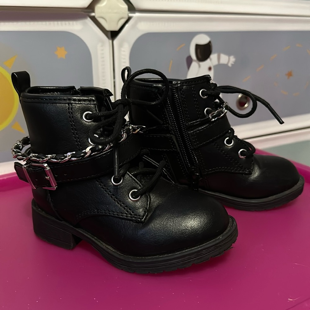 Girl boots